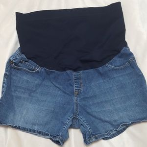 Maternity shorts